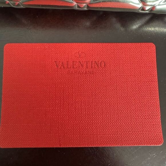 Valentino Garavani Silver Quilted Leather
Rockstud Spike Zip Around Wallet - Picture 9 of 11